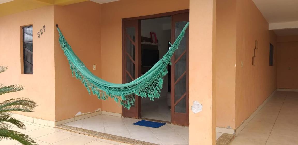 봄비나스 Casa 02 Dorm Na Rua Salmao 빌라 외부 사진